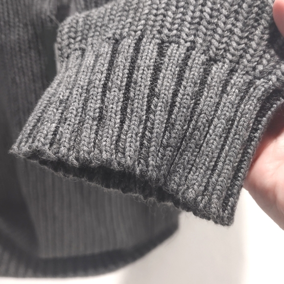 G. H. Bass & Co. Gray Ribbed Knit 1/4 Zip Mock Neck Pullover Sweater - Picture 14 of 16